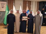 وفد من مؤسسة رضا الوقفية يزور سعادة أمين الأحساء م.عصام الملا في مكتبه بأمانة الأحساء .
