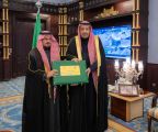 أمير منطقة الباحة يستعرض التقرير السنوي لأمانة المنطقة لعام 2024م ويطلع على ميزانية العام الحالي