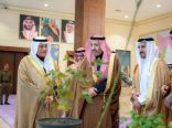 أمير الباحة يدشن مبادرة نوعية لتوزيع 52 ألف شتلة زراعية تستهدف إكثار المحاصيل الواعدة بالمنطقة .