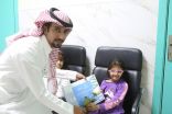 بلدية وادي الدواسر توزع هدايا العيد على المواطنين والمقيمين