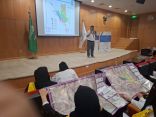 الكشافة تُدرب المشاركين في ندوة “سلامة المتطوعين في الحج” على استخدام الخرائط الإرشادية