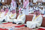 سمو أمير المنطقة الشرقية وسمو نائبه يؤديان صلاة عيد الأضحى المبارك بجامع خادم الحرمين الشريفين بالدمام