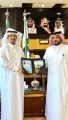 مدير فرع وزارة البيئة بعسير يستقبل العبدلي ويطّلع على إصداراته العلمية في البيئة والذكاء الاصطناعي