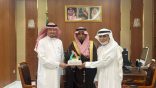 محافظ صبيا يستقبل رئيس مجلس إدارة “التخصصي لجمعيات التنمية الأسرية” بالمملكة