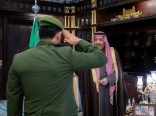سمو أمير الباحة يقلّد مدير السجون بالمنطقة رتبته الجديدة