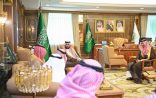 *أمير منطقة جازان يستقبل شيخ شمل محافظة جزر فرسان*