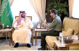 الأمير خالد بن سطام يلتقي مدير جوازات منطقة عسير