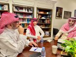 «رواق المعرفة».. بحث استمرارية العطاء وتطوير المسيرة في لقاء رئيس النادي « العجلان »