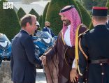 وسط مراسم استقبال رسمية.. سمو ولي العهد يصل إلى قصر الإنفاليد في العاصمة الفرنسية باريس