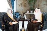 مستشار خادم الحرمين الشريفين أمير منطقة مكة المكرمة يستقبل مدير عام. فرع وزارة الإعلام بالمنطقة