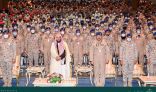 الإدارة العامة للشؤون الدينية للقوات المسلحة تستضيف الشيخ الشثري بزيارة لقاعدة الملك فيصل الجوية بالقطاع الشمالي.