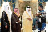 مستشار خادم الحرمين الشريفين أمير منطقة مكة المكرمة يستقبل الرحال السعودي صالح عسيري