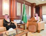 سمو نائب أمير جازان يستقبل مدير الهلال الأحمر المعيّن حديثاً بالمنطقة..