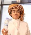 توزيع عبوات ماء زمزم سعة (330 ملل) على مساكن الحجاج يومياً