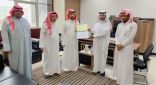 الويمني يزور مكتب أبها وإدارة المياه ونائبه يتفقد أسواق النفع العام
