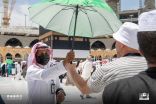 رئاسة شؤون الحرمين توزع”50″ ألف مظلة لحجاج بيت الله الحرام