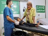 مركز الملك سلمان للإغاثة يضخ مياه لمخيمات النازحين في الحديدة ويقدم خدمات طبية بمحافظة حجة باليمن