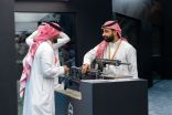 أسلحة بإصدارات خاصة في معرض الصقور والصيد