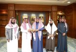 رئيس جامعة الملك خالد يبحث مع فضيلة رئيس النيابة ومديري إدارات عسير تعزيز التعاون