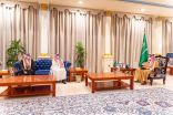 أمير الجوف يستقبل رئيس القطاع الشمالي للمياه، ومدير عام خدمات المياه المعين حديثاً