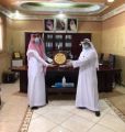 البلوي يباشر عمله في إدارة مكتب وزارة البيئه بالقريات ويكرم الشراري لجهوده خلال فترة تكليفه