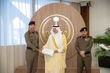 أمير الشرقية يستقبل مدير شرطة المنطقة ويكرم الضباط والافراد المتميزين