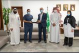 الرئيس التنفيذي لـ ⁧‫تجمع الشرقية الصحي يكرم الدكتور منصور الجبير