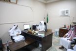 الطالب “فارس” يقدم الدعم لزملائه وأقاربه بتسجيلهم في منصة مدرستي .