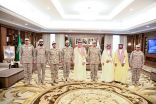 سمو امير منطقة جازان يستقيل قائد مجموعة الدفاع الجوي الرابعة
