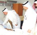 ‏محافظ خميس مشيط يؤدي صلاة عيد الفطر مع جموع المصلين