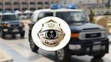 شرطة المنطقة الشرقية: القبض على مواطِنَين ارتكبا عدداً من جرائم سرقة المنازل ومحل تجاري وثلاث مركبات، تم استردادها