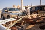 القوات الخاصة للأمن البيئي تضبط (46) شخصاً من مخالفي نظام المراعي والغابات وبحوزتهم 17 طناً من الحطب المحلي المعد للبيع