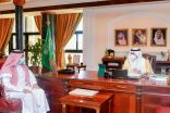 أمير تبوك يلتقي مساعد المدير التنفيذي للبرنامج الوطني للتنمية المجتمعية في المناطق بمنطقة تبوك
