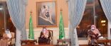 أمير تبوك يستقبل المواطنين في اللقاء الأسبوعي