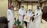 محافظ بيش يستقبل مدير مكتب التعليم ويطّلع على خطة العام الدراسي الجديد