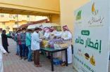 برّ أبها توزع 2078 وجبة إفطار صائم يومياً