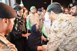 استمراراً للجهود التي تبذلها المملكة بتوجيهات من القيادة الرشيدة في عمليات الإجلاء من جمهورية السودان.. وصول 52 شخصاً من رعايا الدول الشقيقة والصديقة إلى جدة