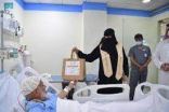 لجنة كبار السن بجازان والرعاية المنزلية ينفذان زيارات لعدد من المرضى في محافظة أبوعريش.