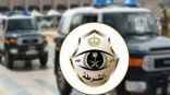 مرور محافظة العيدابي يقبض على شخص لنقله مخالفين لنظام أمن الحدود