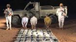 #حرس_الحدود بمنطقة عسير يقبض على (3) مخالفين لنظام أمن الحدود لتهريبهم (50) كيلوجرامًا من مادة الحشيش المخدر