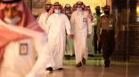 رئيس الطيران المدني يتفقد مطار الملك خالد الدولي
