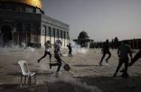جيش الاحتلال يواصل الاعتداء على المصلين في المسجد الأقصى