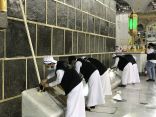 إسدال ثوب الكعبة المشرفة بمشاركة 40 مختصاً (صور)