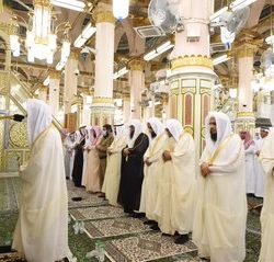 وزير الاتصالات يهنئ القيادة بعيد الفطر المبارك