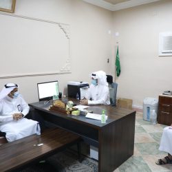 انتهاء أعمال صيانة وتغيير إنارات الحدائق والمرافق العامة بأبها