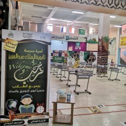 الدكتور عبدالعزيز العثمان شخصية لها جهود وطنيه لخدمة هذا البلد المعطاء