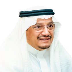 السديس يدعو المعتمرين للالتزام بالإجراءات الاحترازية