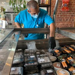 بيئة عسير تستقبل وتكرم الرحالة هادي دايلي