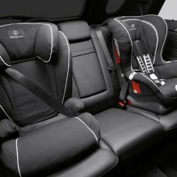 رئيس جامعة الملك سعود يوقع اتفاقية لتأسيس كراسي علمية بالجامعة