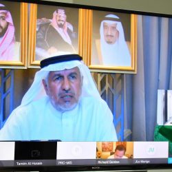 مركز الملك سلمان للإغاثة يوزع 3,285 كرتون تمر في محافظتي لحج وتعز